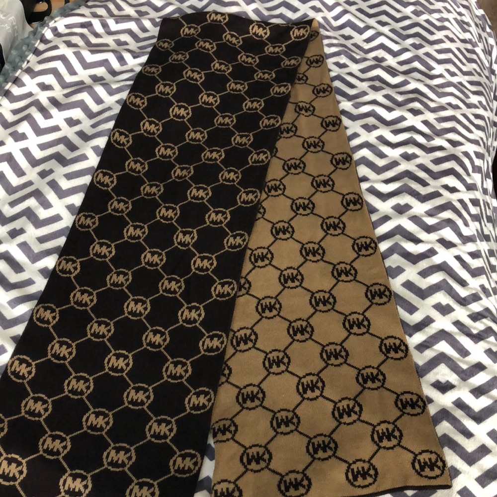 Michael Kors scarf